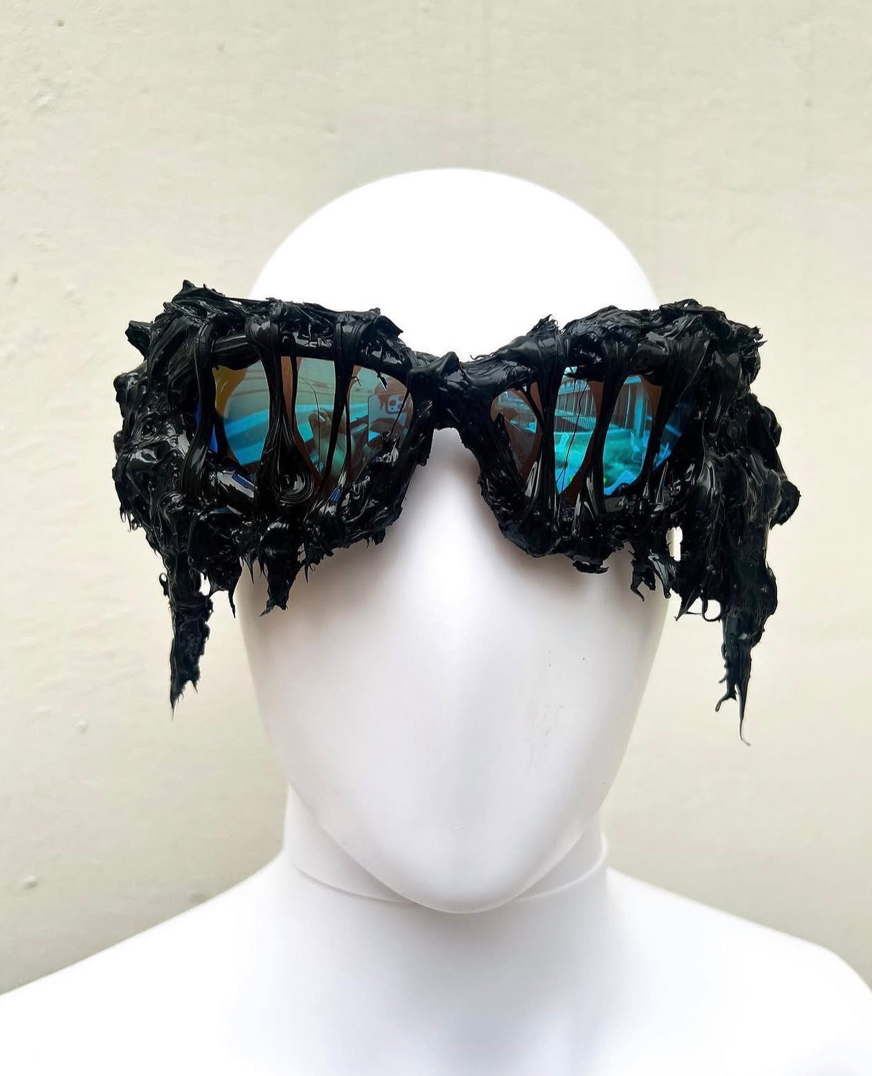 VERNUM COBALT GLASSES
